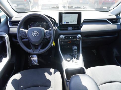 Used 2024 Toyota RAV4 LE AWD/4WD image 2