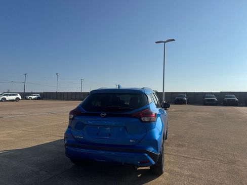 Used 2023 Nissan Kicks SR w/ SR Premium Package FWD image 17
