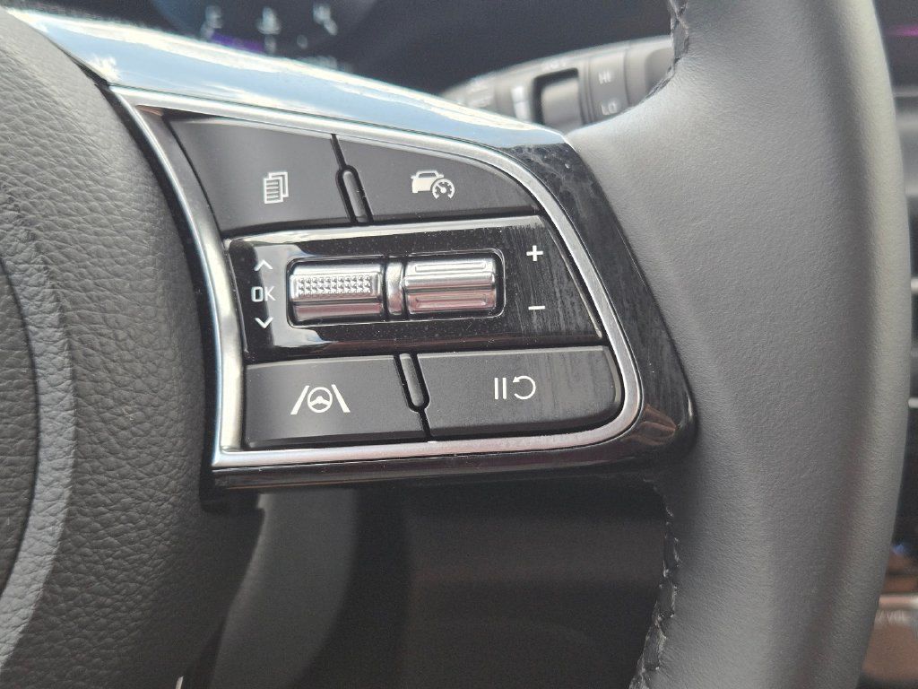 Certified 2025 Kia Seltos X-Line AWD/4WD image 23
