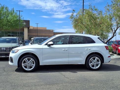 Used 2021 Audi Q5 e Prestige w/ Prestige Package AWD/4WD image 3