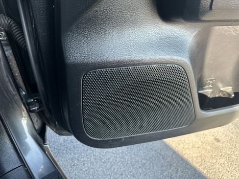 Used 2017 Toyota Tacoma SR5 image 17