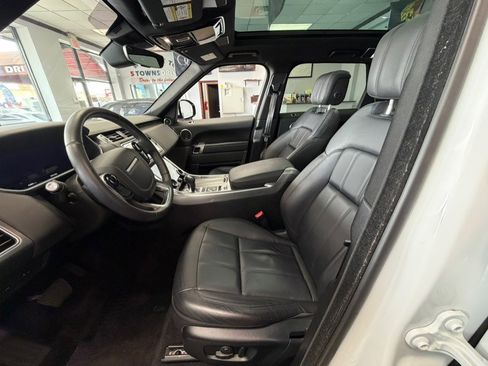 Used 2019 Land Rover Range Rover Sport SE AWD/4WD image 19