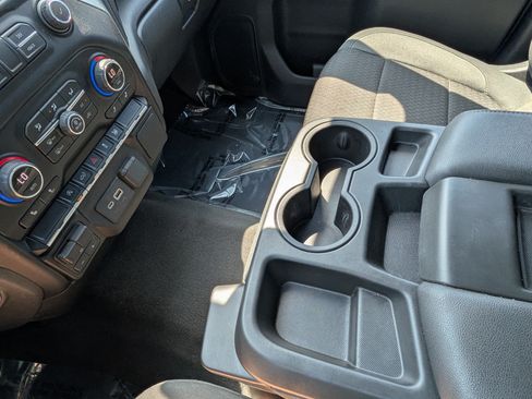 Used 2021 Chevrolet Silverado 1500 LT AWD/4WD image 18
