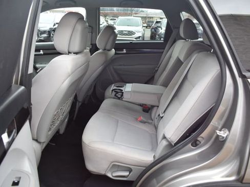 Used 2014 Kia Sorento LX image 27