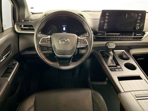 Used 2021 Toyota Sienna XSE image 25