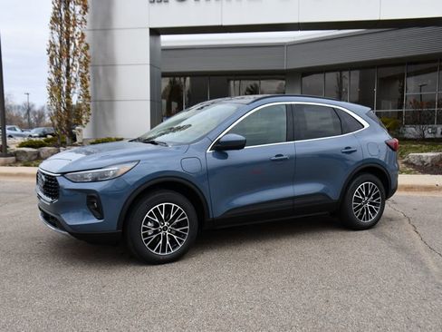 New 2026 Ford Escape SE w/ PHEV Premium Package FWD image 2