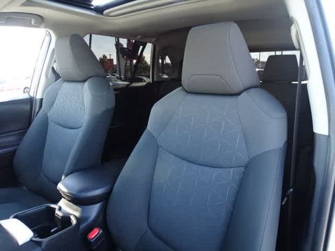 Certified 2022 Toyota RAV4 XLE w/ Convenience Package FWD image 18