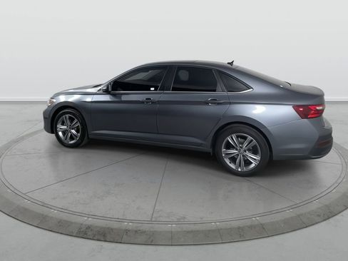 Used 2024 Volkswagen Jetta SE w/ Panoramic Sunroof Package FWD image 5