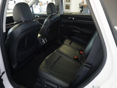 Used 2025 Kia Sorento S w/ Panoramic Sunroof Package image 23