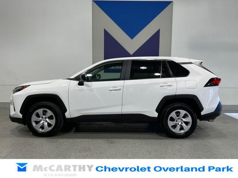 Used 2025 Toyota RAV4 LE AWD/4WD image 8
