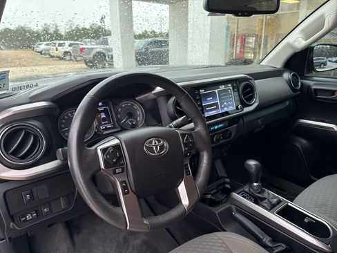 Used 2021 Toyota Tacoma SR5 image 11