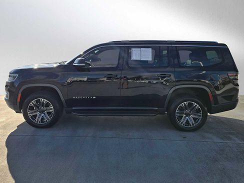 Used 2022 Jeep Wagoneer Series III w/ Flexible Seating Group image 4