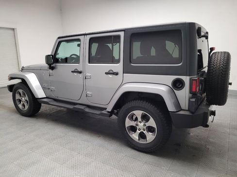 Used 2018 Jeep Wrangler Unlimited Sahara AWD/4WD image 3