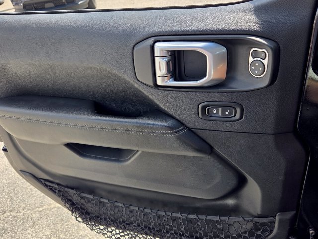 Used 2019 Jeep Wrangler Unlimited Sahara w/ Safety Group AWD/4WD image 31