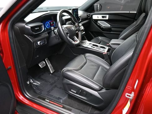 Used 2022 Ford Explorer ST w/ Equipment Group 401A AWD/4WD image 2