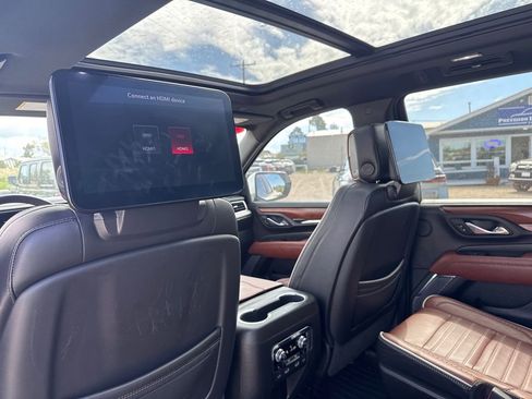 Used 2023 GMC Yukon Denali Ultimate AWD/4WD image 7