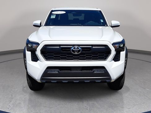 Used 2025 Toyota Tacoma TRD Off-Road image 2