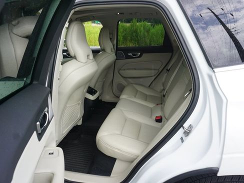 Used 2019 Volvo XC60 T6 Inscription w/ Protection Package Premier AWD/4WD image 16