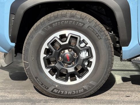 Used 2025 Toyota 4Runner TRD Off-Road image 35