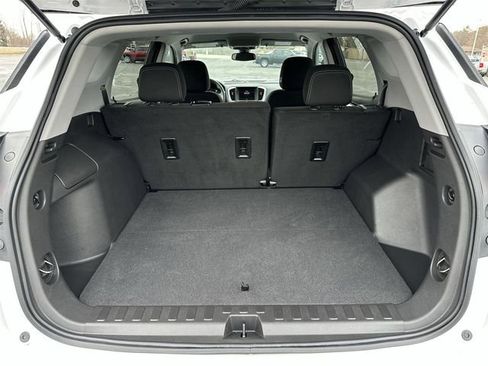 Used 2024 GMC Terrain SLE w/ Driver Convenience Package image 24