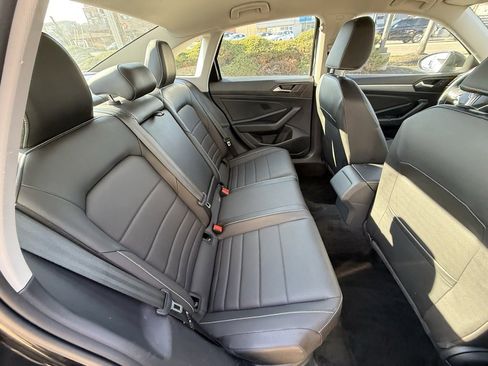 Used 2024 Volkswagen Jetta SE image 34