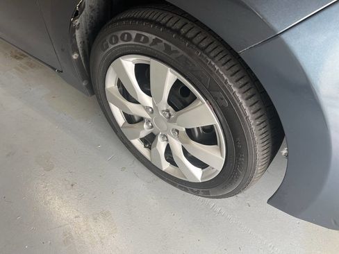 Used 2016 Toyota Corolla LE FWD image 17