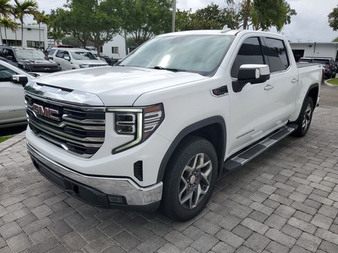 Used 2023 GMC Sierra 1500 SLT w/ SLT Premium Package image 3