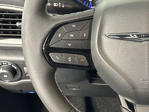 New 2026 Chrysler Pacifica Select image 17