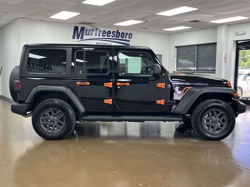Used 2025 Jeep Wrangler Unlimited Sport AWD/4WD image 4