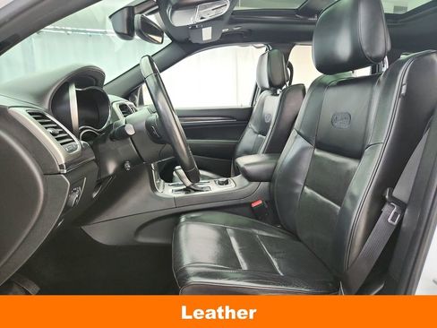 Used 2018 Jeep Grand Cherokee Overland AWD/4WD image 11