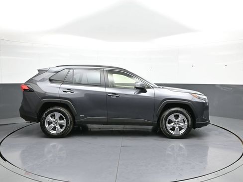 Used 2025 Toyota RAV4 XLE w/ Convenience Package AWD/4WD image 5