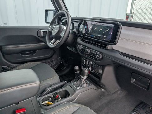 Used 2025 Jeep Wrangler Unlimited Sahara w/ Safety Group AWD/4WD image 34