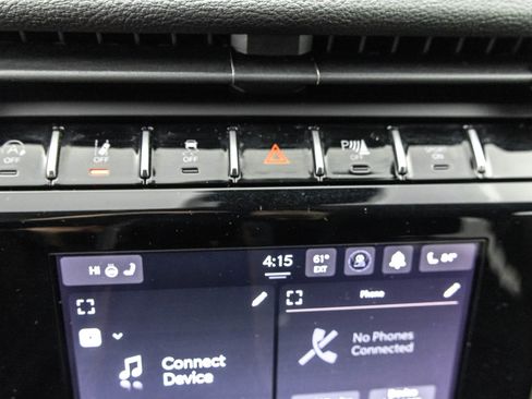 Used 2023 Jeep Grand Cherokee Laredo w/ Luxury Tech Group I image 27