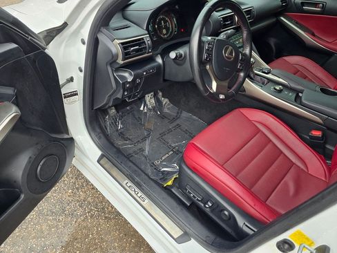 Used 2017 Lexus IS 200t RWD image 15