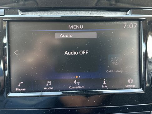 Used 2020 Nissan Rogue SV FWD image 35