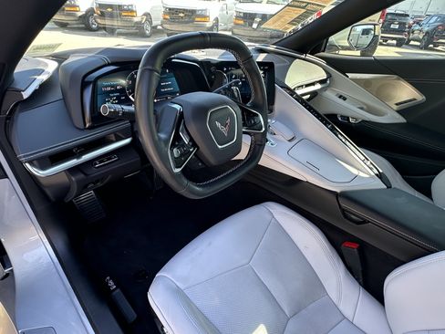 Used 2024 Chevrolet Corvette Stingray Preferred Conv w/ Battery Protection Package image 17