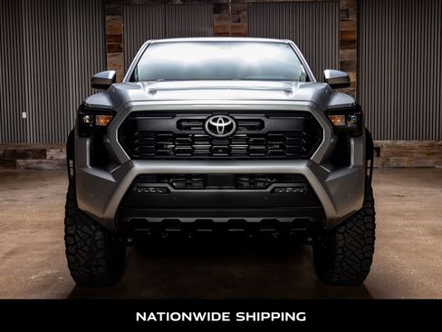 Used 2025 Toyota Tacoma TRD Off-Road image 4