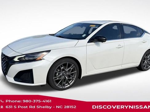 Certified 2024 Nissan Altima 2.0 SR FWD image 1