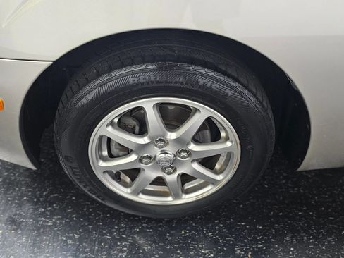 Used 2002 Toyota Prius FWD image 28