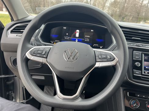 Used 2023 Volkswagen Tiguan S image 17