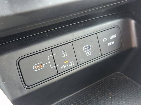 Used 2025 Hyundai Tucson SE AWD/4WD image 23