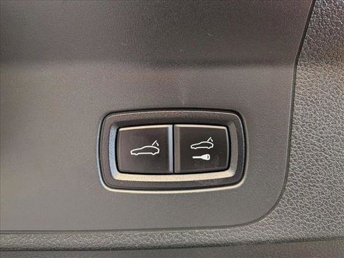 Used 2019 Porsche Panamera 4 AWD/4WD image 7
