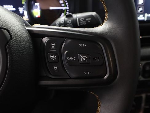 Used 2024 Jeep Wrangler Unlimited w/ Convenience Group image 29