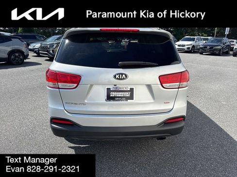 Used 2017 Kia Sorento FWD image 6