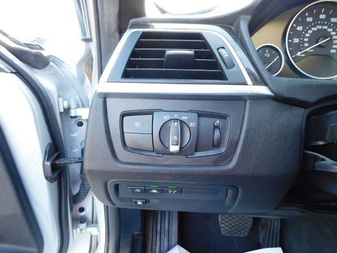 Used 2017 BMW 330e image 26