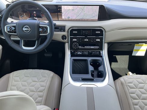 New 2025 Nissan Armada Platinum Reserve image 2