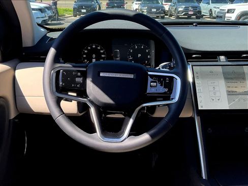 Used 2025 Land Rover Discovery Sport S image 7