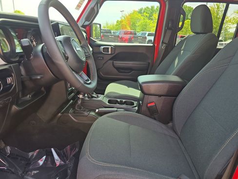 Used 2024 Jeep Gladiator Sport image 16