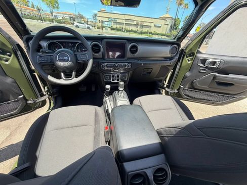 Used 2023 Jeep Wrangler Unlimited w/ Sun & Screen Package AWD/4WD image 19