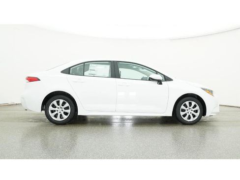 New 2026 Toyota Corolla LE image 27